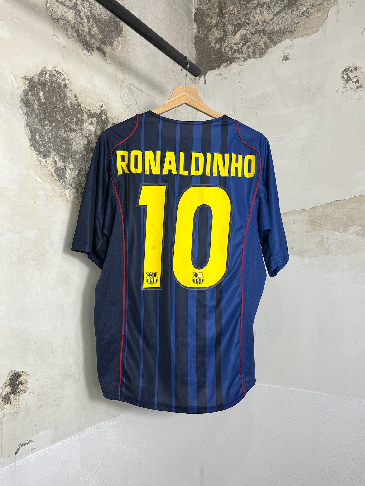 Barcelona Ronaldinho jersey