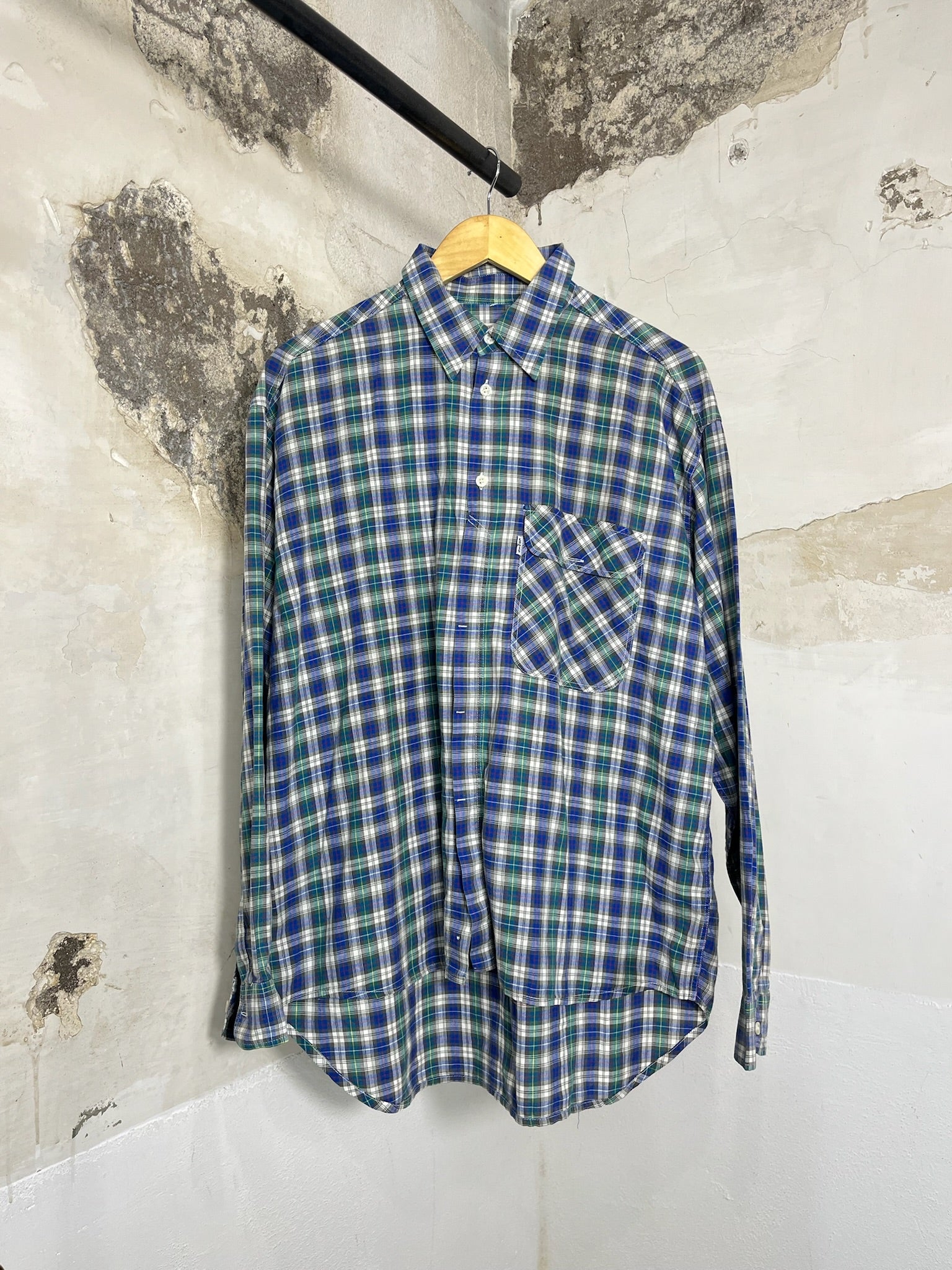 Levi’s plaid shirt