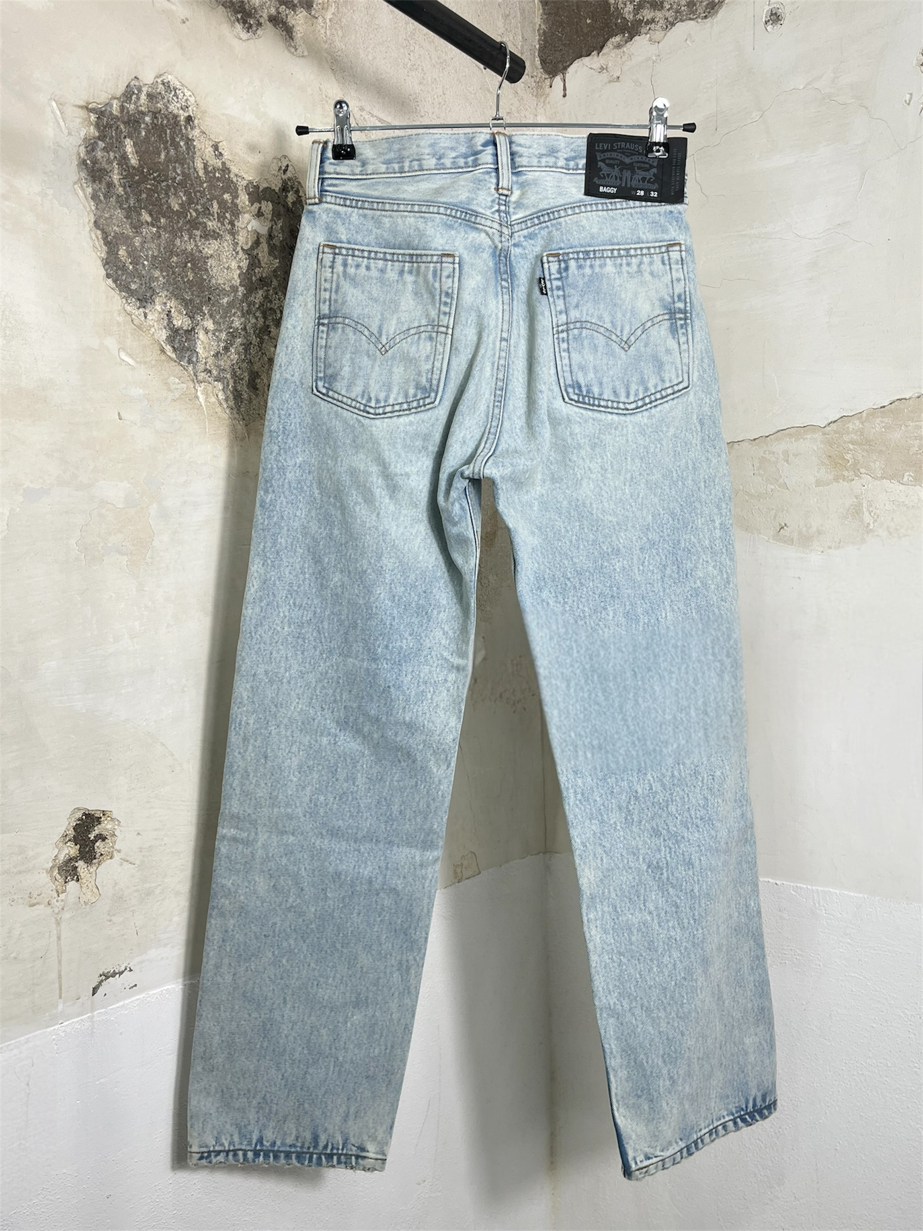 Levi’s Baggy Jeans