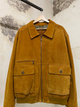 Load image into Gallery viewer, Suede jacket
