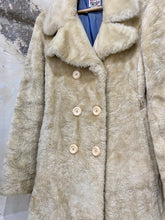 Load image into Gallery viewer, Mias Sixty teddy coat
