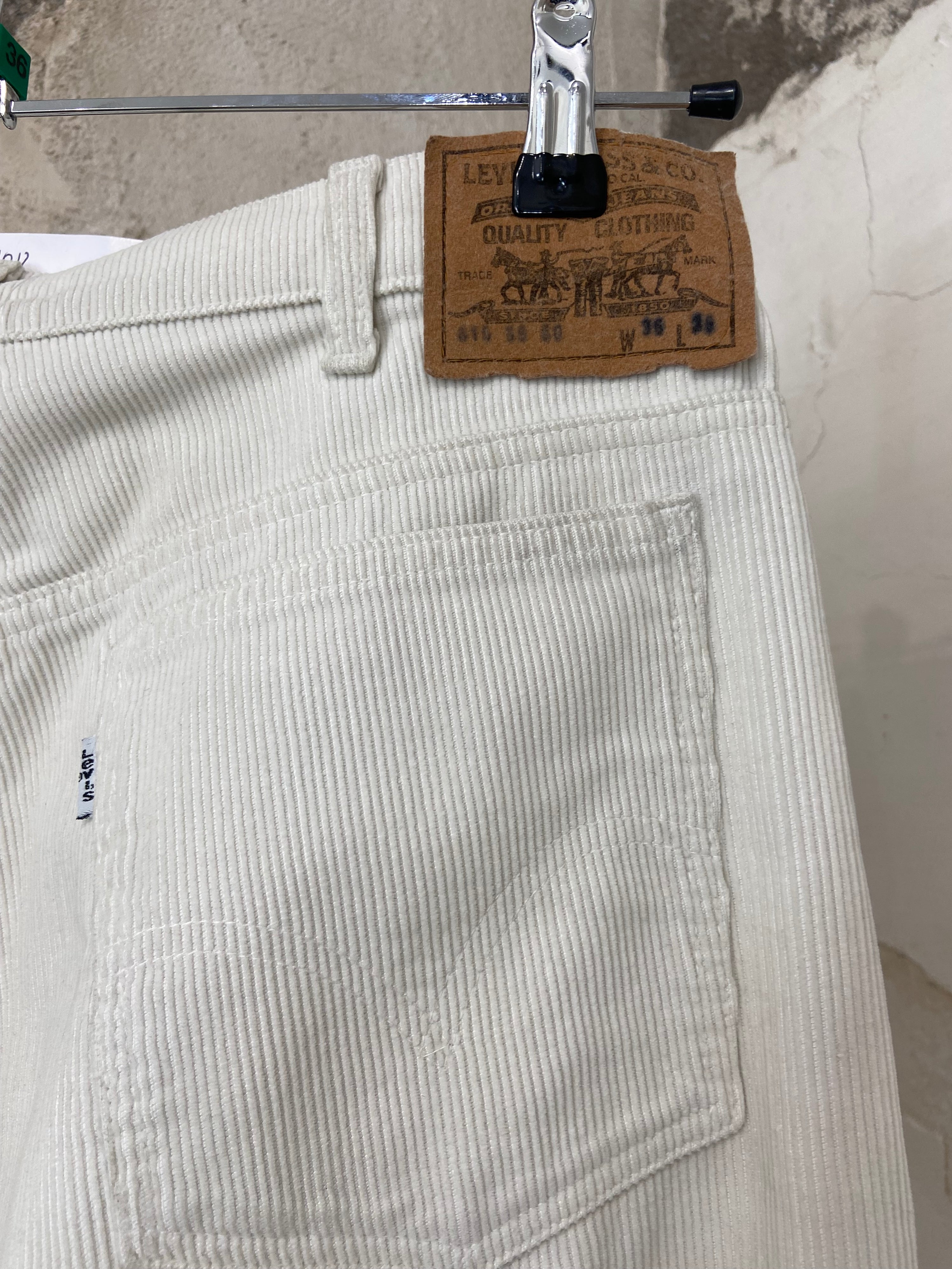 Levi’s 615 White Ribbed Pants