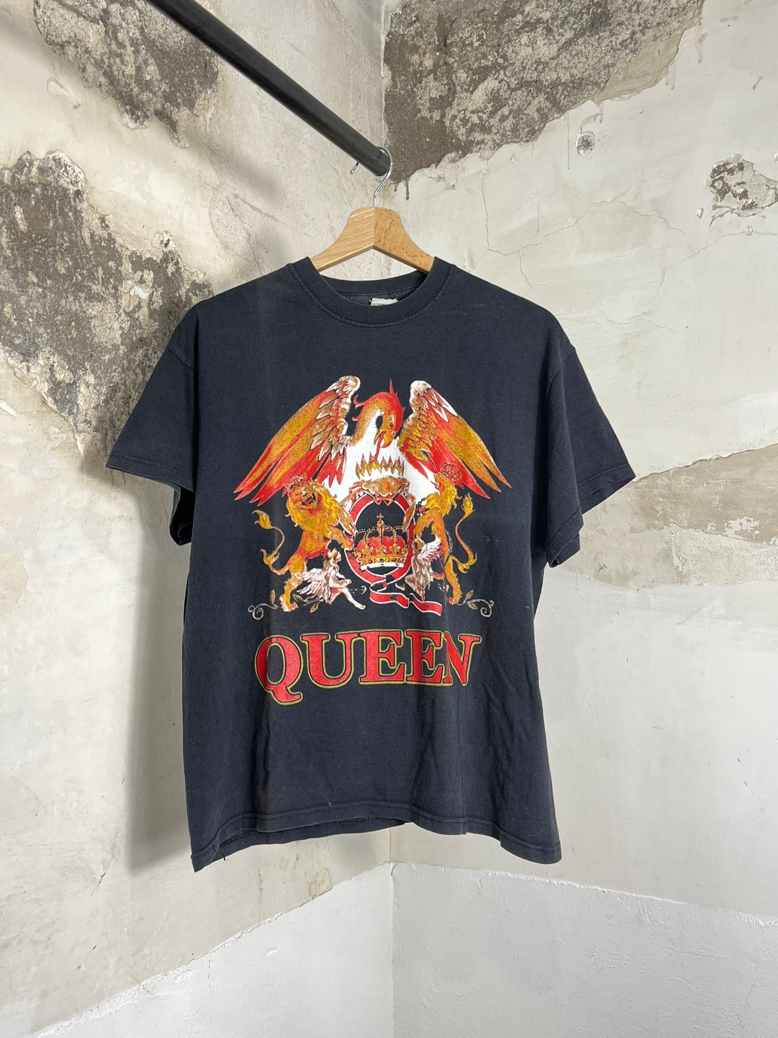 Vintage Queen tee